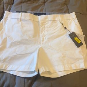 White Tommy Hilfiger Shorts (juniors)